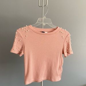 PINK RIBBED PEARL ACCENT CROP TOP